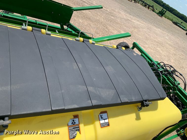 image for item DK7749 2013 John Deere 1990 CCS  air seeder