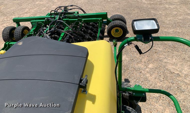 image for item DK7749 2013 John Deere 1990 CCS  air seeder
