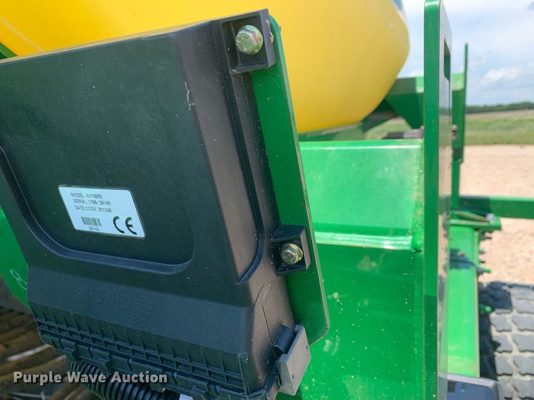 image for item DK7749 2013 John Deere 1990 CCS  air seeder