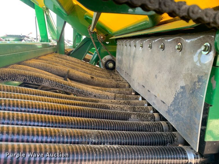 image for item DK7749 2013 John Deere 1990 CCS  air seeder