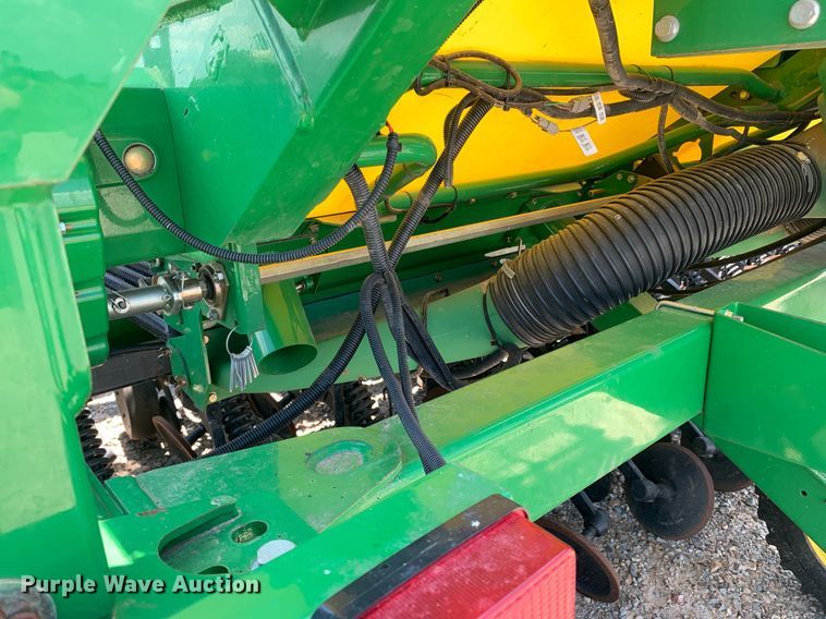 image for item DK7749 2013 John Deere 1990 CCS  air seeder