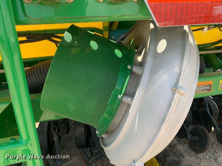 image for item DK7749 2013 John Deere 1990 CCS  air seeder