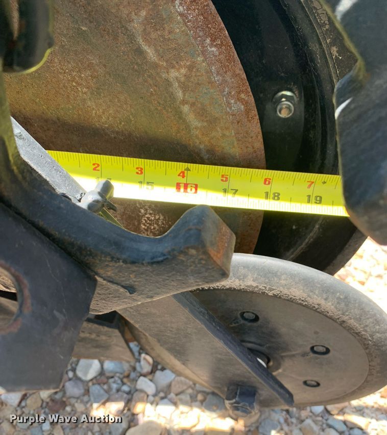 image for item DK7749 2013 John Deere 1990 CCS  air seeder