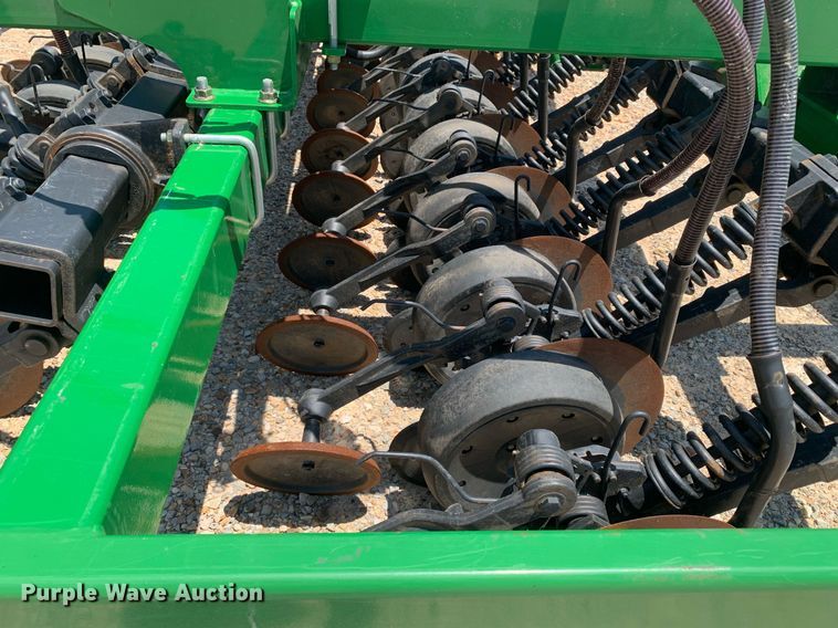 image for item DK7749 2013 John Deere 1990 CCS  air seeder