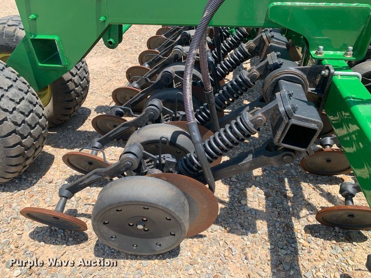 image for item DK7749 2013 John Deere 1990 CCS  air seeder