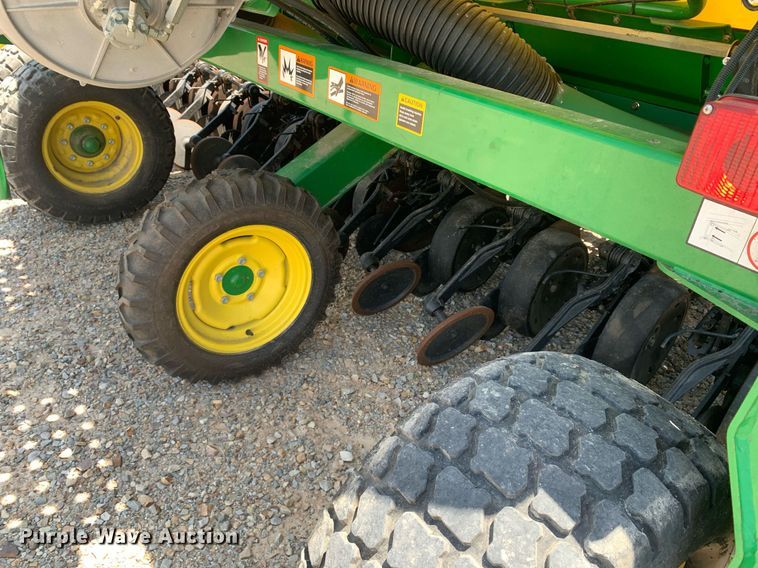 image for item DK7749 2013 John Deere 1990 CCS  air seeder