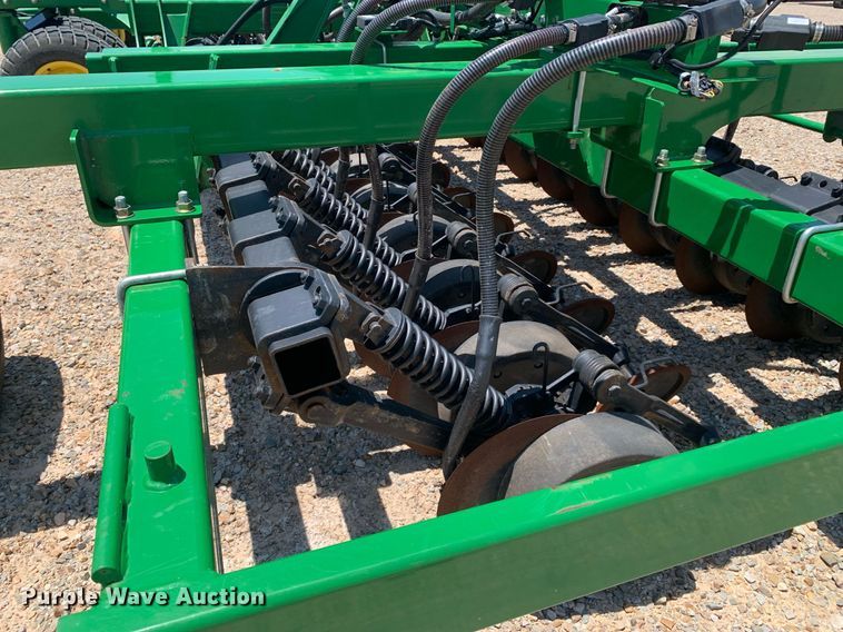 image for item DK7749 2013 John Deere 1990 CCS  air seeder