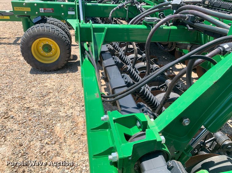 image for item DK7749 2013 John Deere 1990 CCS  air seeder