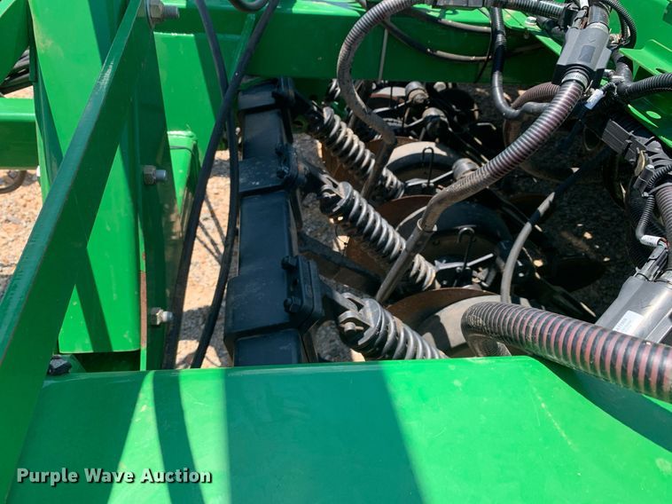 image for item DK7749 2013 John Deere 1990 CCS  air seeder