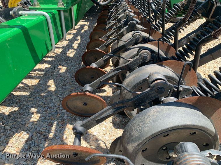 image for item DK7749 2013 John Deere 1990 CCS  air seeder