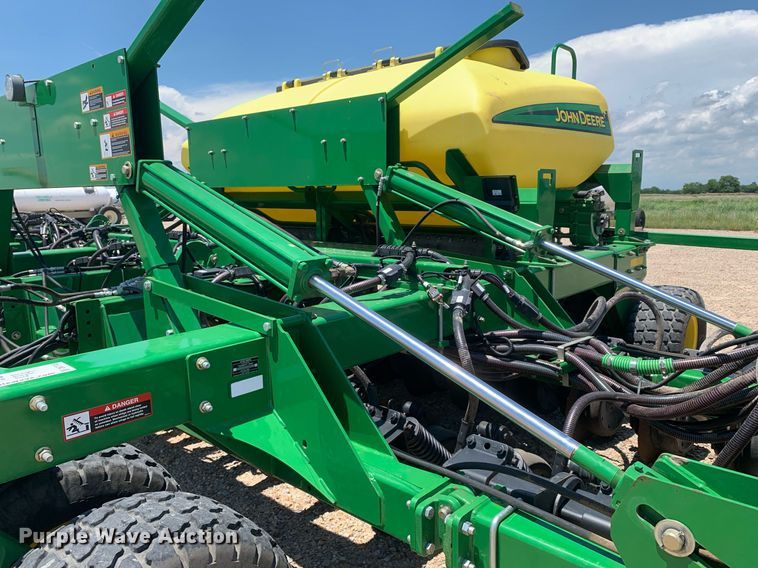 image for item DK7749 2013 John Deere 1990 CCS  air seeder