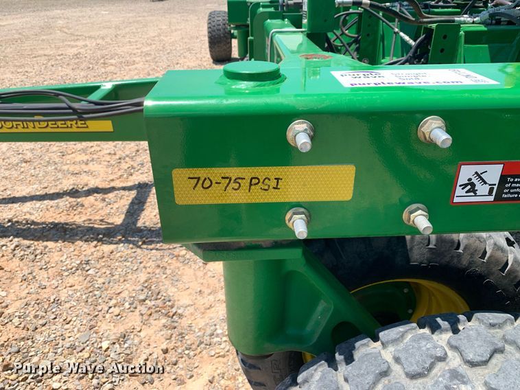 image for item DK7749 2013 John Deere 1990 CCS  air seeder