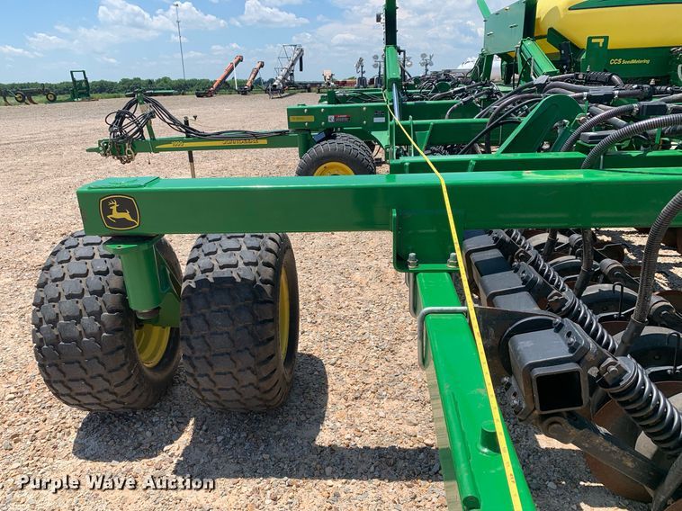 image for item DK7749 2013 John Deere 1990 CCS  air seeder