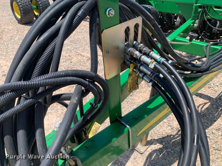 image for item DK7749 2013 John Deere 1990 CCS  air seeder