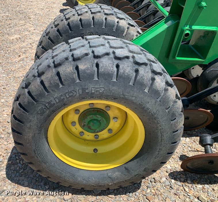 image for item DK7749 2013 John Deere 1990 CCS  air seeder