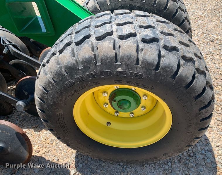 image for item DK7749 2013 John Deere 1990 CCS  air seeder