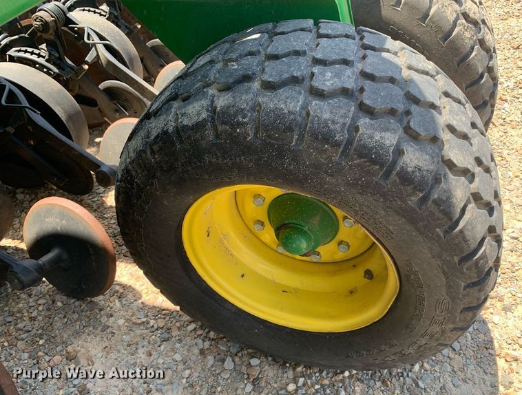 image for item DK7749 2013 John Deere 1990 CCS  air seeder