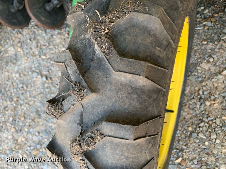 image for item DK7749 2013 John Deere 1990 CCS  air seeder