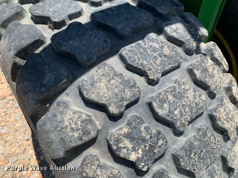 image for item DK7749 2013 John Deere 1990 CCS  air seeder