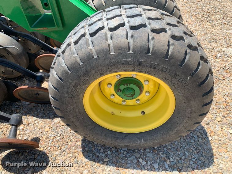 image for item DK7749 2013 John Deere 1990 CCS  air seeder