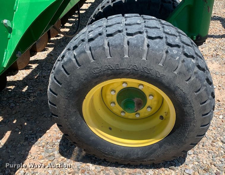 image for item DK7749 2013 John Deere 1990 CCS  air seeder