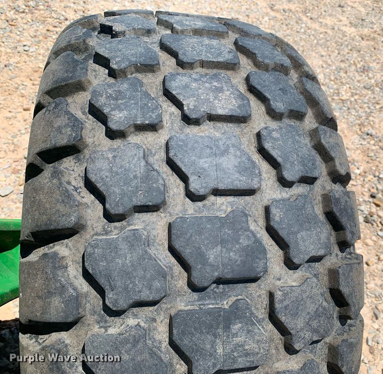 image for item DK7749 2013 John Deere 1990 CCS  air seeder