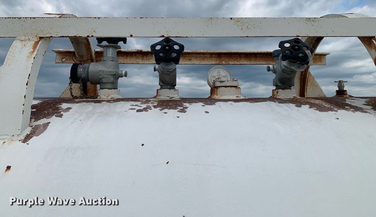 image for item DK7750 (2) steel NH3 tanks