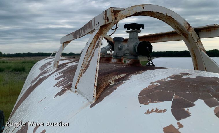 image for item DK7750 (2) steel NH3 tanks