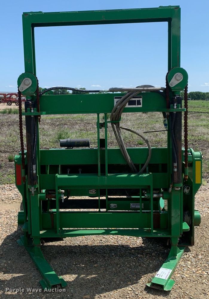 image for item DK7769 Frontier CM11  cotton module handler