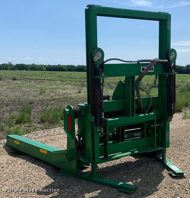 image for item DK7769 Frontier CM11  cotton module handler