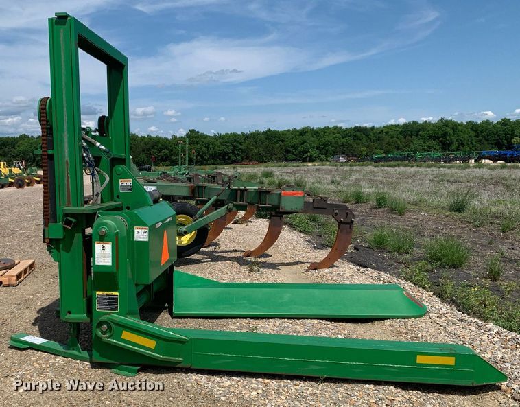 image for item DK7769 Frontier CM11  cotton module handler