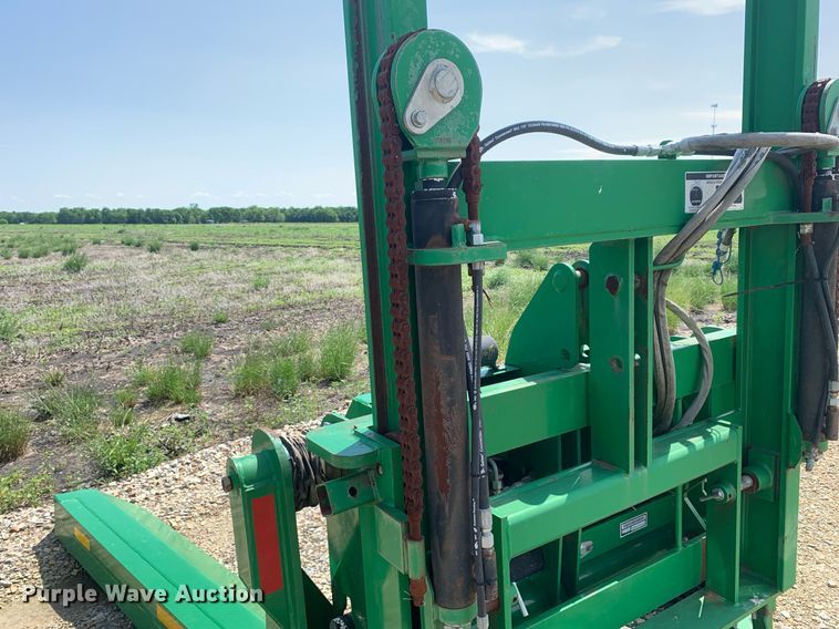 image for item DK7769 Frontier CM11  cotton module handler