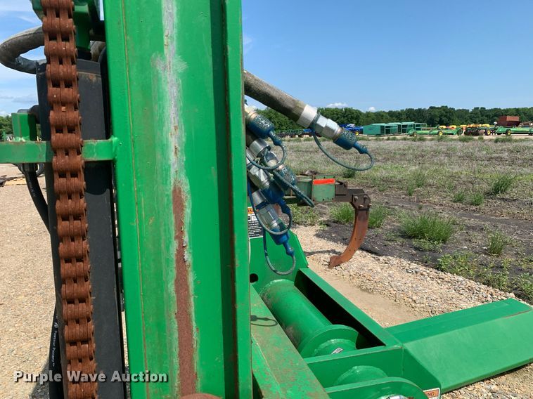 image for item DK7769 Frontier CM11  cotton module handler