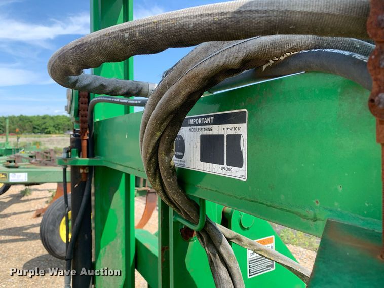 image for item DK7769 Frontier CM11  cotton module handler