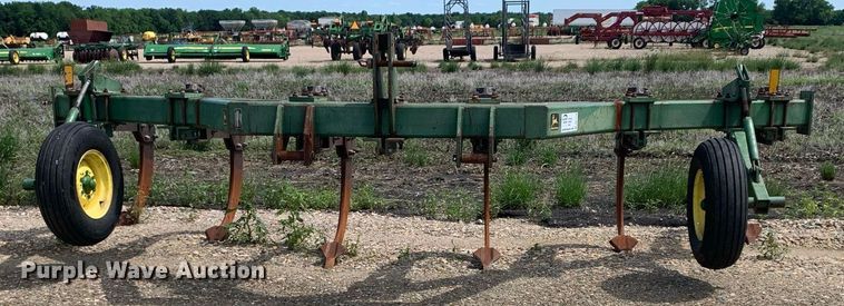 image for item DK7770 John Deere 915  V-ripper