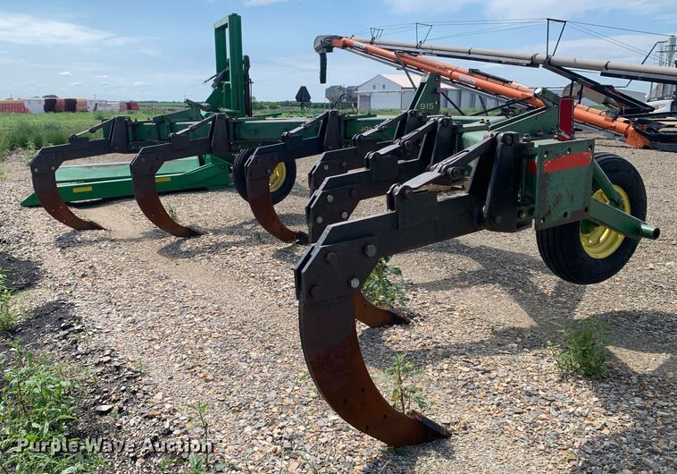 image for item DK7770 John Deere 915  V-ripper