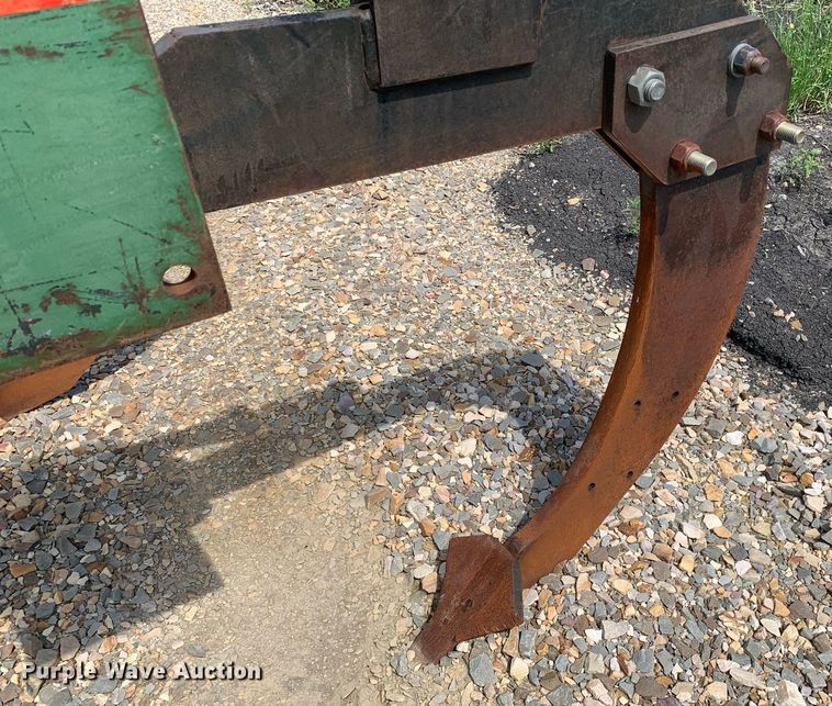 image for item DK7770 John Deere 915  V-ripper