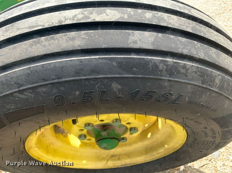 image for item DK7770 John Deere 915  V-ripper