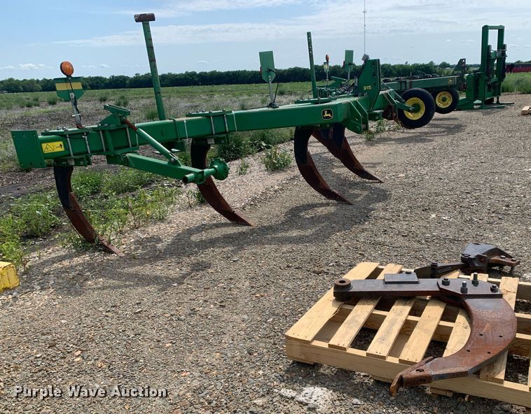 image for item DK7771 John Deere 915  V-ripper