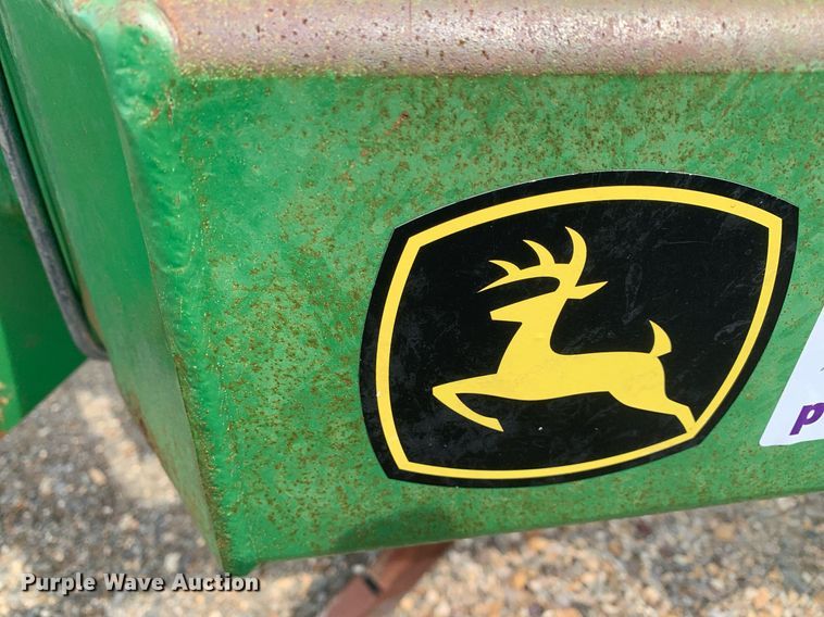 image for item DK7771 John Deere 915  V-ripper