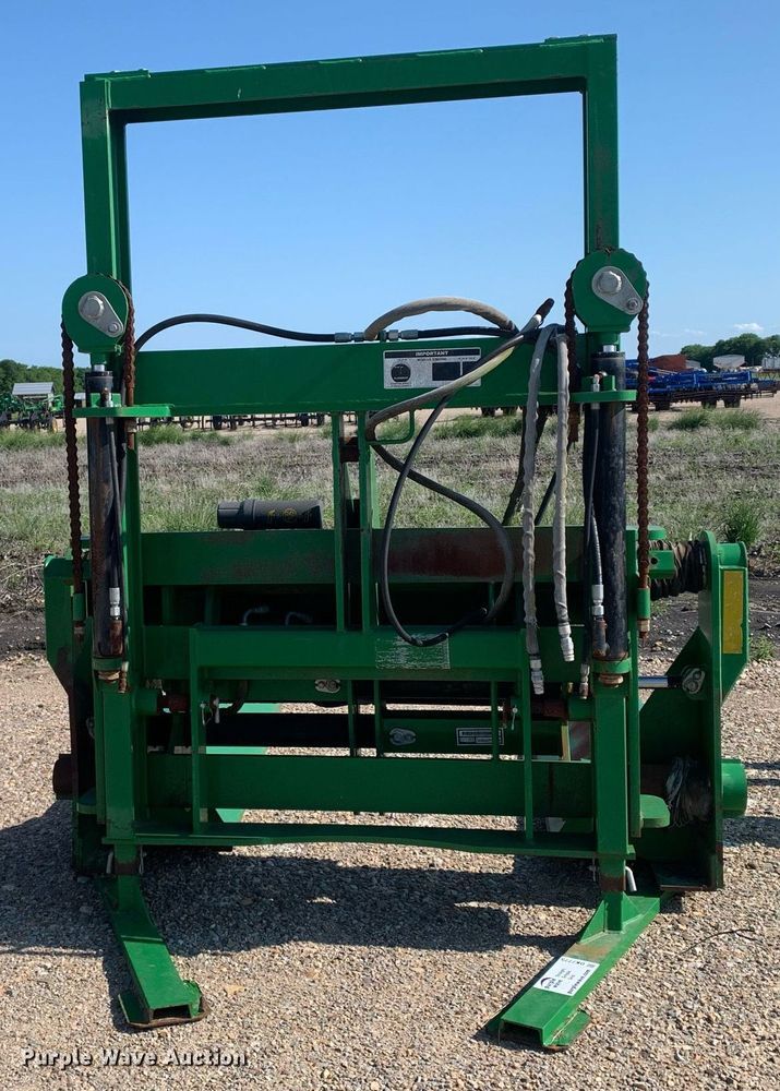 image for item DK7775 Frontier CM11  cotton module handler