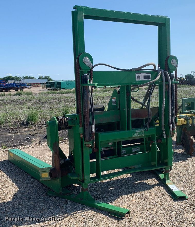 image for item DK7775 Frontier CM11  cotton module handler