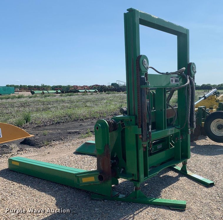 image for item DK7775 Frontier CM11  cotton module handler