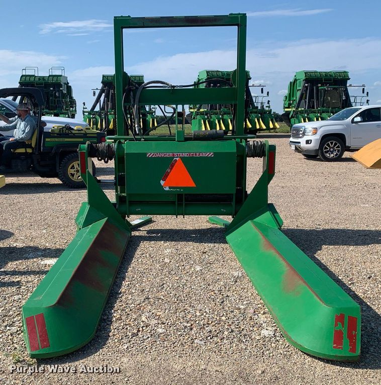 image for item DK7775 Frontier CM11  cotton module handler