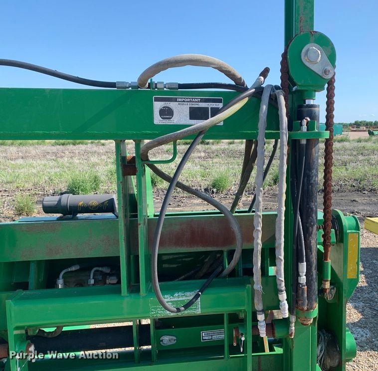 image for item DK7775 Frontier CM11  cotton module handler