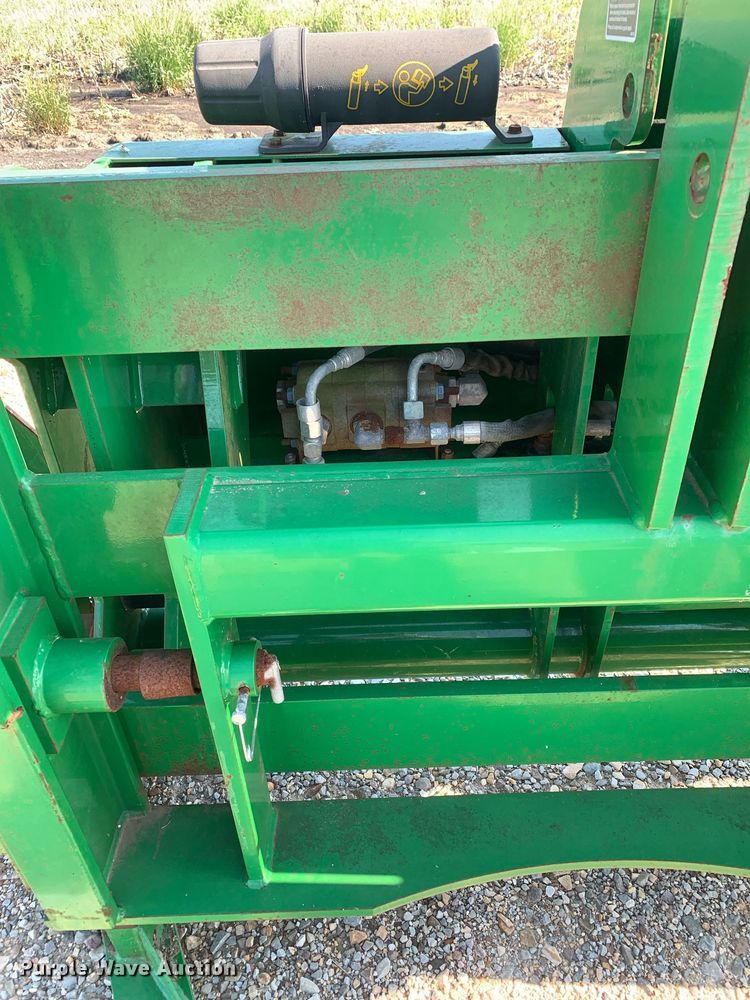 image for item DK7775 Frontier CM11  cotton module handler