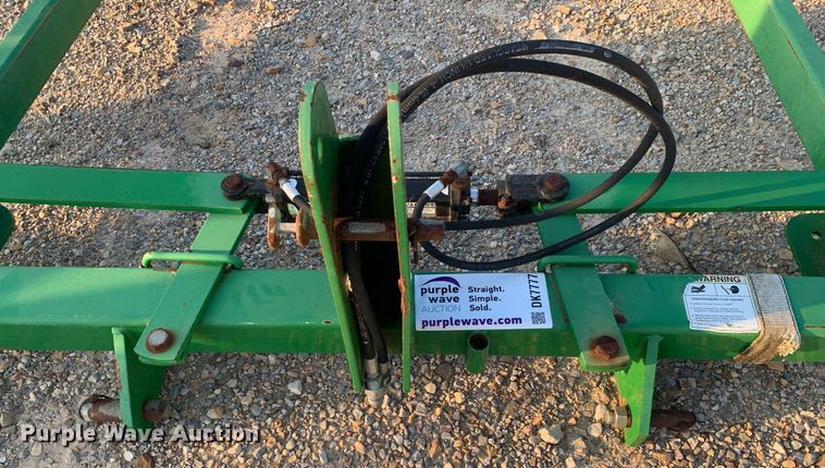 image for item DK7777 Frontier  bale handler