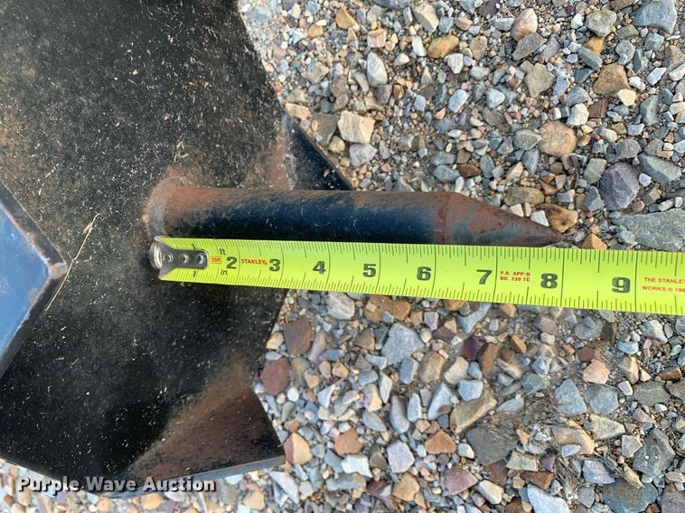 image for item DK7778 Frontier  bale handler