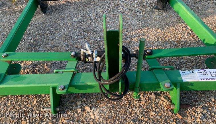 image for item DK7778 Frontier  bale handler