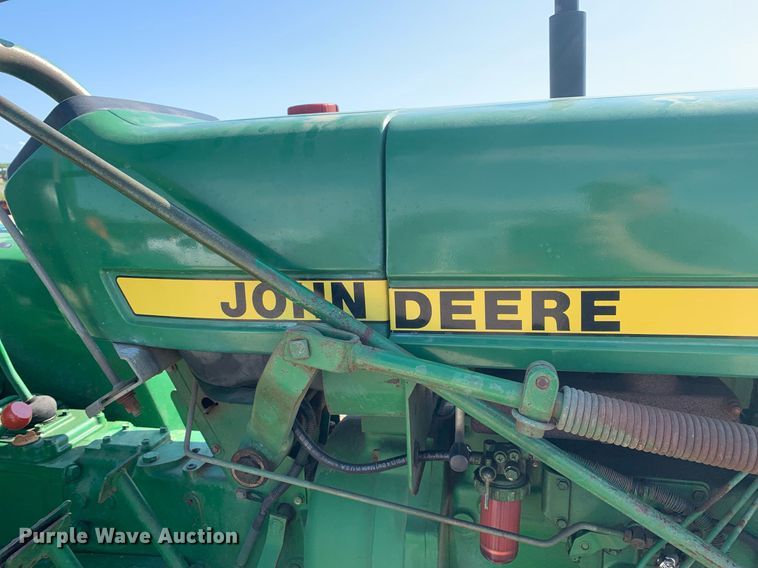image for item DK7781 1987 John Deere 900HC  tractor